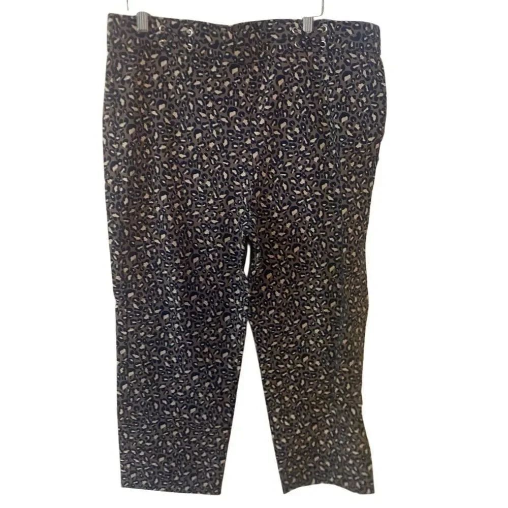 Rafaella NWT size 16 comfort Capri cheetah pull on pants
